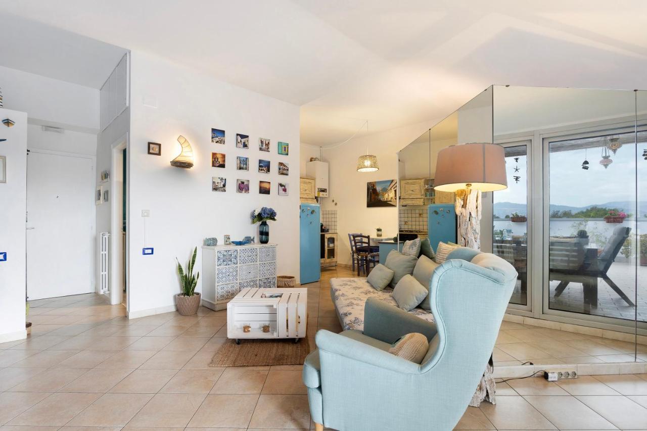 Attico Con Terrazza A Viareggio Daire Dış mekan fotoğraf